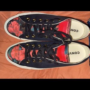 Converse chuck taylor low top shoe